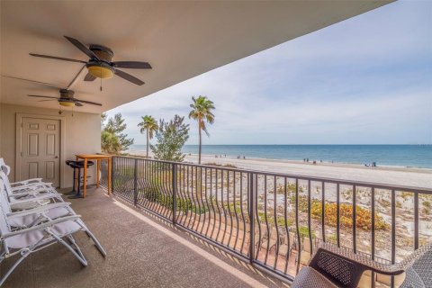 Condominio en venta en Madeira Beach, Florida, 3 dormitorios, 135.17 m2 № 1064683 - foto 20