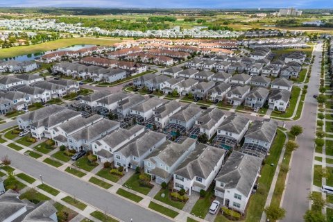 Villa ou maison à vendre à Davenport, Floride: 5 chambres, 286.23 m2 № 1064607 - photo 3