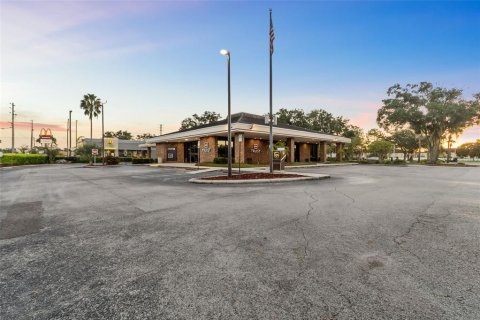 Commercial property in Lakeland, Florida 602.01 sq.m. № 1379809 - photo 8