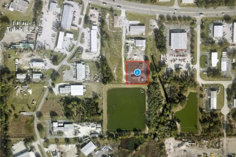 Immobilier commercial à vendre à Leesburg, Floride: 139.35 m2 № 1379848 - photo 1