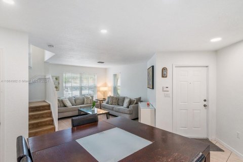 Copropriété à vendre à Miramar, Floride: 3 chambres, 114.73 m2 № 1396758 - photo 3