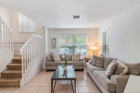 Copropriété à vendre à Miramar, Floride: 3 chambres, 114.73 m2 № 1396758 - photo 2