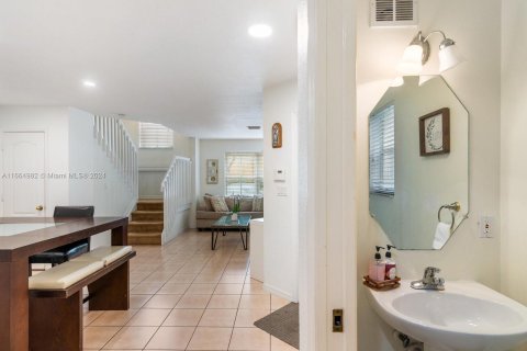 Condo in Miramar, Florida, 3 bedrooms  № 1396758 - photo 8