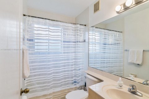 Condo in Miramar, Florida, 3 bedrooms  № 1396758 - photo 21