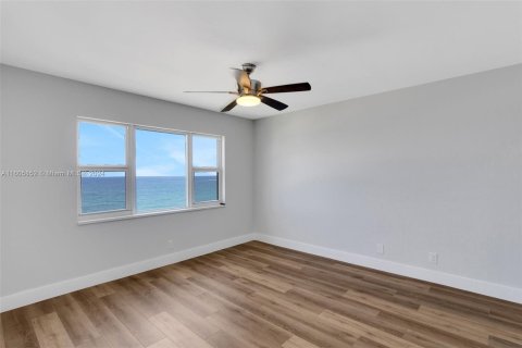 Condo in Lauderdale-by-the-Sea, Florida, 2 bedrooms  № 1226589 - photo 7