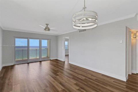Condo in Lauderdale-by-the-Sea, Florida, 2 bedrooms  № 1226589 - photo 5