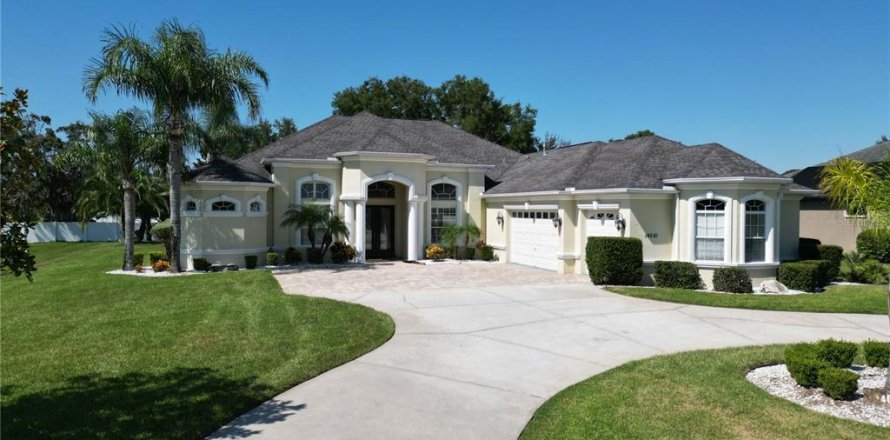 Villa ou maison à Spring Hill, Floride 4 chambres, 299.98 m2 № 1343988