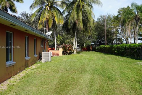 Casa en venta en Miami, Florida, 4 dormitorios, 303.05 m2 № 1409073 - foto 5