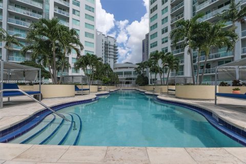 Condominio en alquiler en Miami, Florida, 45.62 m2 № 1060765 - foto 11