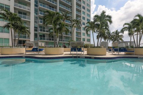 Condominio en alquiler en Miami, Florida, 45.62 m2 № 1060765 - foto 10