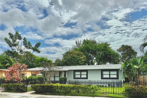 House in Fort Lauderdale, Florida 3 bedrooms, 85.93 sq.m. № 1227933 - photo 3