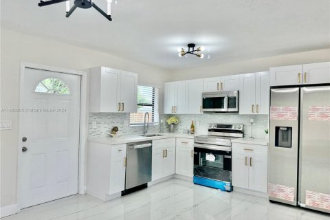 House in Fort Lauderdale, Florida 3 bedrooms, 85.93 sq.m. № 1227933 - photo 30