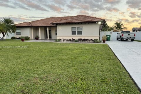 House in Homestead, Florida 4 bedrooms, 230.86 sq.m. № 1227927 - photo 3