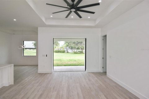 Villa ou maison à vendre à Punta Gorda, Floride: 4 chambres, 183.3 m2 № 1337636 - photo 6