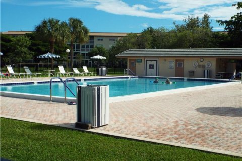 Condominio en venta en Coconut Creek, Florida, 2 dormitorios, 118.45 m2 № 1072592 - foto 21
