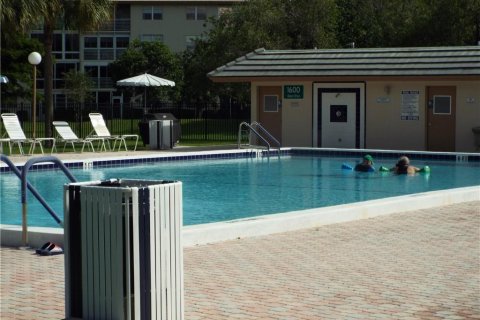 Condominio en venta en Coconut Creek, Florida, 2 dormitorios, 118.45 m2 № 1072592 - foto 20