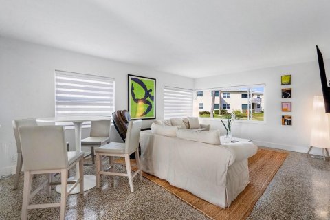 Copropriété à vendre à Pompano Beach, Floride: 2 chambres, 78.04 m2 № 1072474 - photo 12