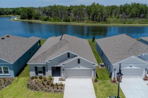 Villa ou maison à vendre à Kissimmee, Floride: 4 chambres, 172.15 m2 № 1277480 - photo 1