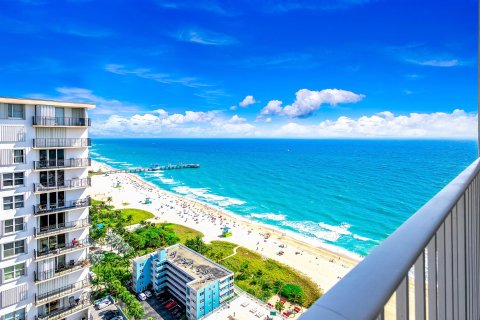 Condominio en venta en Pompano Beach, Florida, 2 dormitorios, 114.73 m2 № 1060059 - foto 23