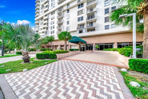 Condominio en venta en Pompano Beach, Florida, 2 dormitorios, 114.73 m2 № 1060059 - foto 13