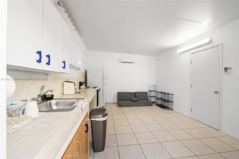 Immobilier commercial à vendre à Miami, Floride: 215.44 m2 № 1291816 - photo 13