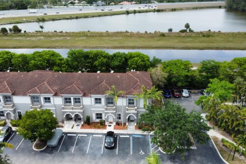 Touwnhouse à vendre à Hollywood, Floride: 3 chambres, 116.22 m2 № 1168916 - photo 23