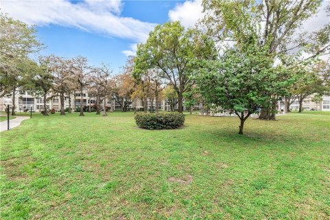 Condo in Lauderdale Lakes, Florida, 1 bedroom  № 1018231 - photo 2