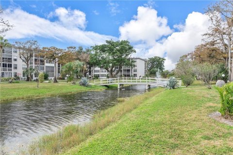 Copropriété à vendre à Lauderdale Lakes, Floride: 1 chambre, 65.5 m2 № 1018231 - photo 4