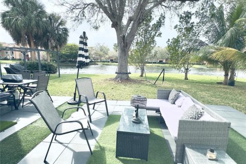 Villa ou maison à vendre à Coconut Creek, Floride: 4 chambres, 251.3 m2 № 1070482 - photo 3