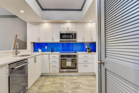 Condo in Orlando, Florida, 1 bedroom  № 1398935 - photo 12