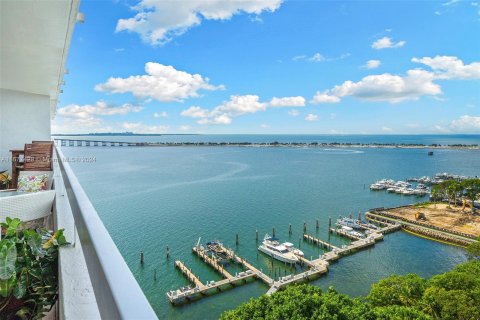 Condo in Miami, Florida, 2 bedrooms  № 1406139 - photo 2