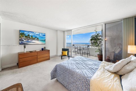 Condo in Miami, Florida, 2 bedrooms  № 1406139 - photo 15