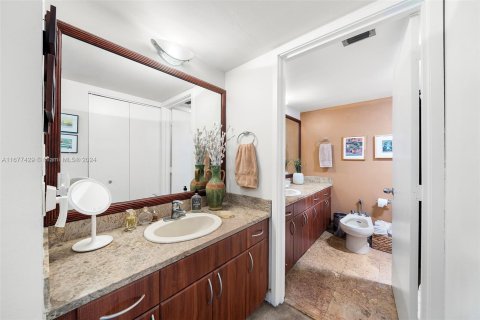 Copropriété à vendre à Miami, Floride: 2 chambres, 122.26 m2 № 1406139 - photo 19