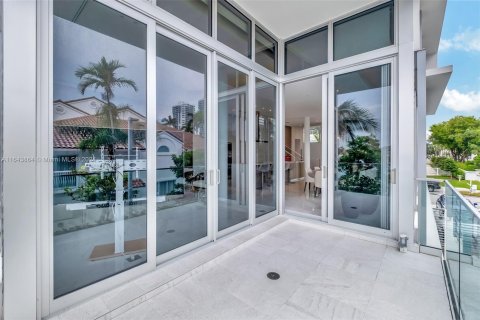 Touwnhouse à vendre à Aventura, Floride: 4 chambres, 357.58 m2 № 1325958 - photo 13