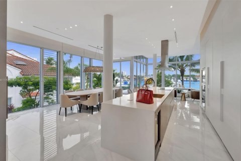 Touwnhouse à vendre à Aventura, Floride: 4 chambres, 357.58 m2 № 1325958 - photo 15