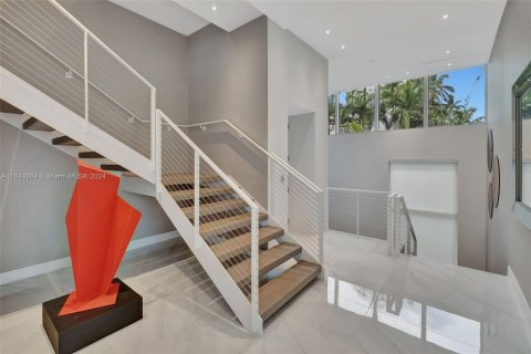 Adosado en venta en Aventura, Florida, 4 dormitorios, 357.58 m2 № 1325958 - foto 11