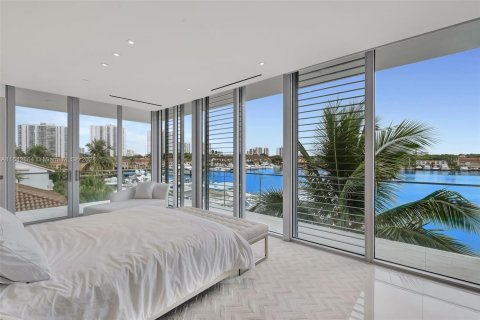 Adosado en venta en Aventura, Florida, 4 dormitorios, 357.58 m2 № 1325958 - foto 27