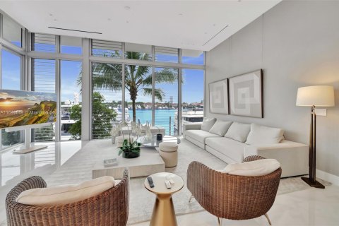 Adosado en venta en Aventura, Florida, 4 dormitorios, 357.58 m2 № 1325958 - foto 6