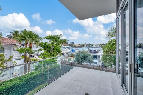 Adosado en venta en Aventura, Florida, 4 dormitorios, 357.58 m2 № 1325958 - foto 12