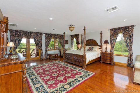 House in Davie, Florida 6 bedrooms, 797.19 sq.m. № 1325909 - photo 13