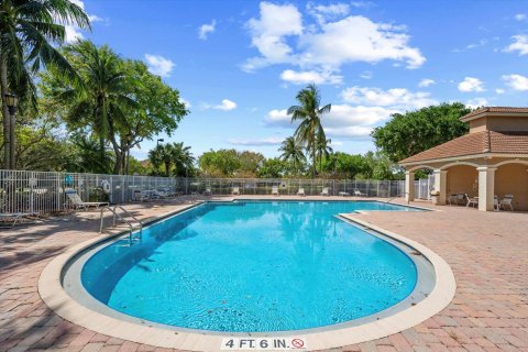 Casa en venta en West Palm Beach, Florida, 4 dormitorios, 192.31 m2 № 1065921 - foto 11