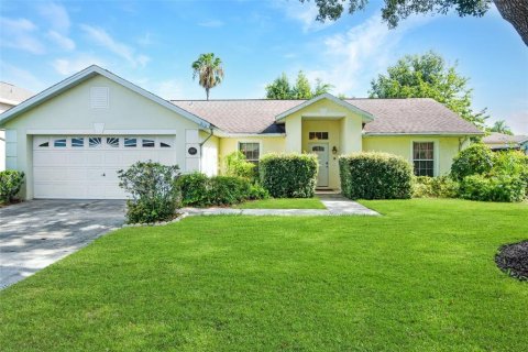 House in Davenport, Florida 3 bedrooms, 120.12 sq.m. № 1295832 - photo 1