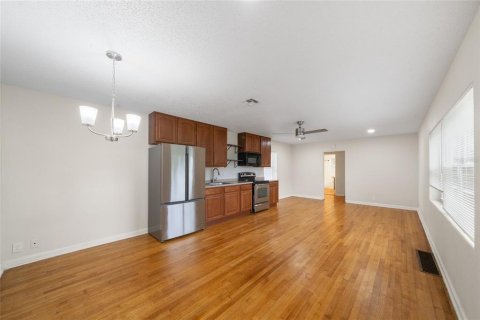 Casa en venta en Orlando, Florida, 3 dormitorios, 132.11 m2 № 1385497 - foto 5