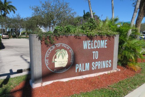 Townhouse in Palm Springs, Florida 3 bedrooms, 143.07 sq.m. № 1058977 - photo 1