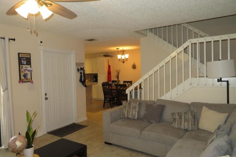 Townhouse in Palm Springs, Florida 3 bedrooms, 143.07 sq.m. № 1058977 - photo 20