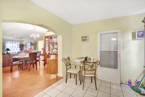 Casa en venta en Lauderdale Lakes, Florida, 3 dormitorios, 147.53 m2 № 1021966 - foto 22