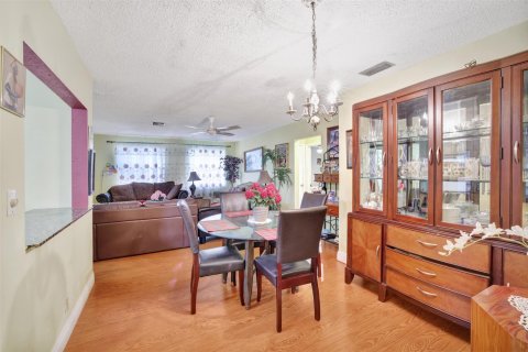 Casa en venta en Lauderdale Lakes, Florida, 3 dormitorios, 147.53 m2 № 1021966 - foto 28