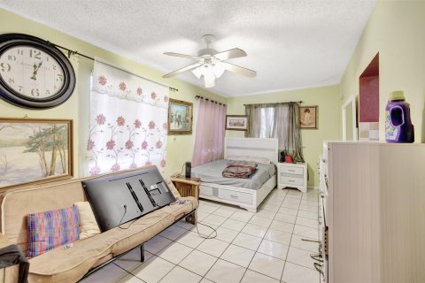 Купить виллу или дом в Лодердейл-Лейкс, Флорида 3 спальни, 147.53м2, № 1021966 - фото 24