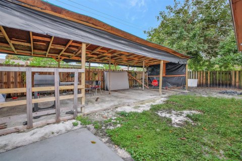 Casa en venta en Lauderdale Lakes, Florida, 3 dormitorios, 147.53 m2 № 1021966 - foto 8