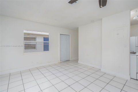 Commercial property in Fort Lauderdale, Florida 125.42 sq.m. № 1240737 - photo 5